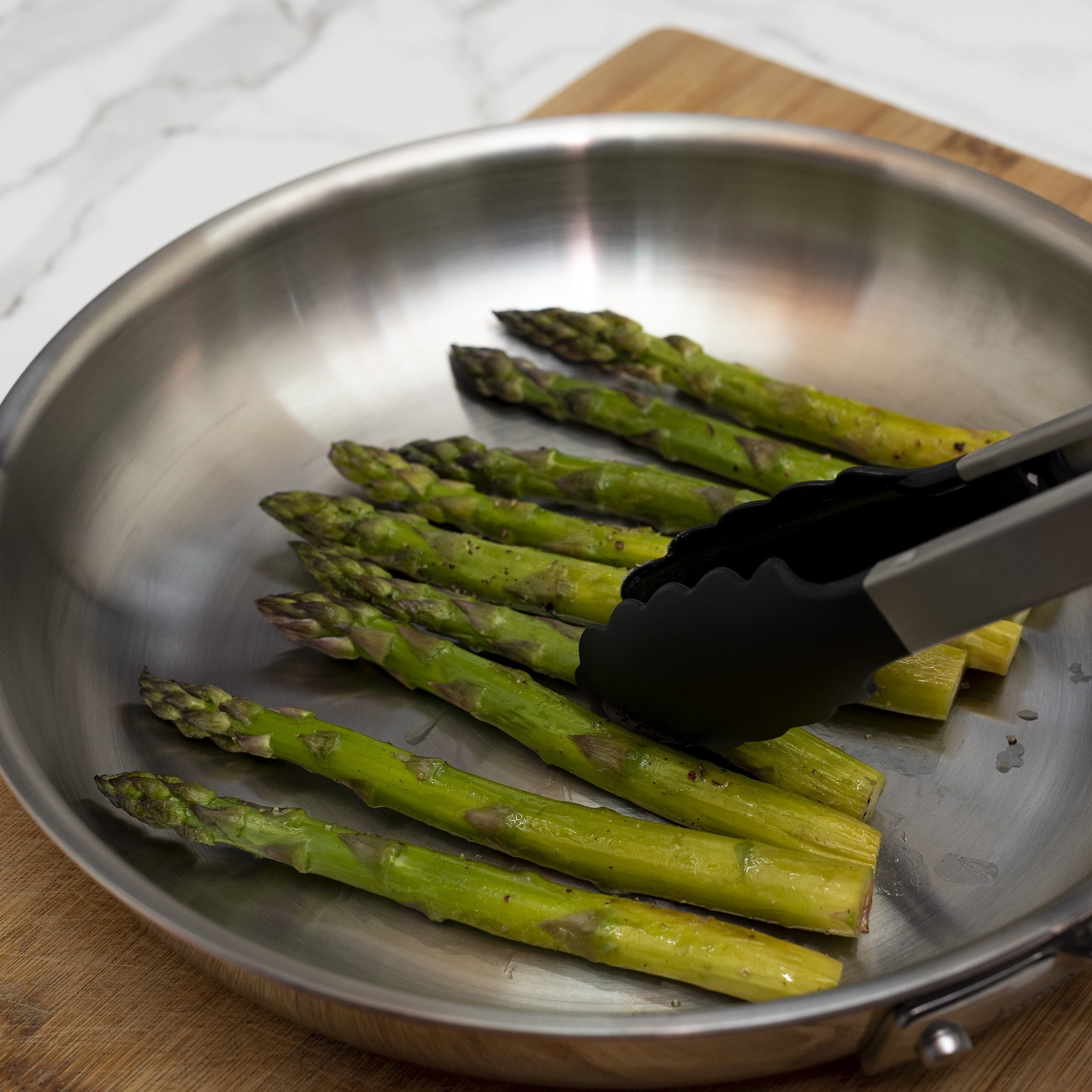 Professional Grade 13 Inch Rust Resistant Nylon End Stainless Steel Dripless Kitchen Tongs - High-Precision Culinary Tool for Baking & Cooking Detail