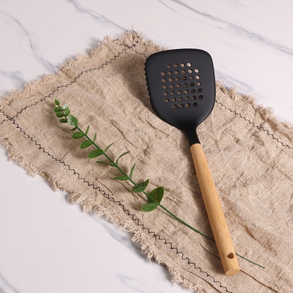 High-Precision Kitchen and Cooking Utensil Turner, 13" L, Black - High-Precision Culinary Tool for Baking & Cooking Detail