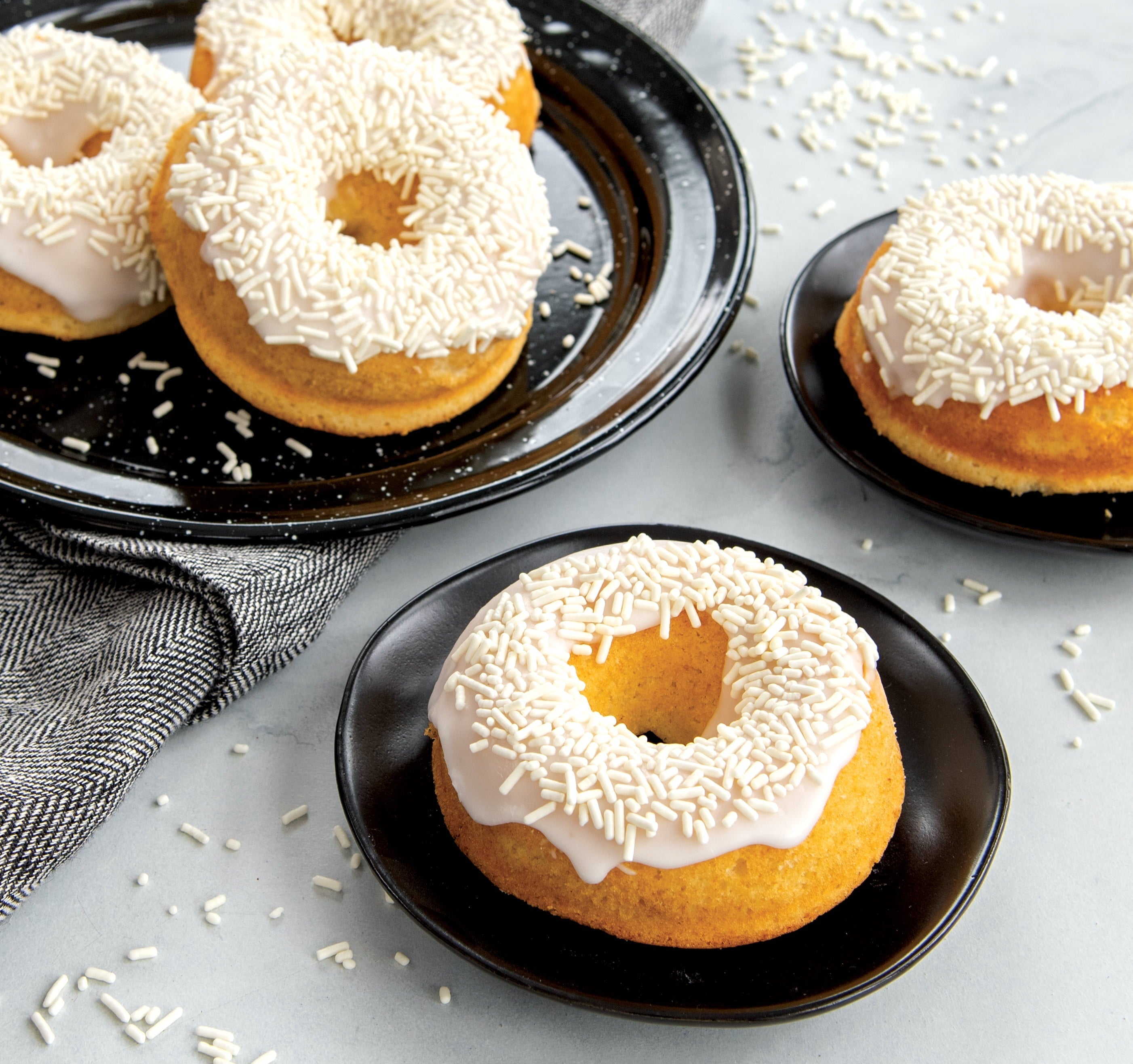 Innovative 6 Cavity Nonstick Steel Donut Pan - Multi-Functional Manual Food Chopper & Slicer Detail