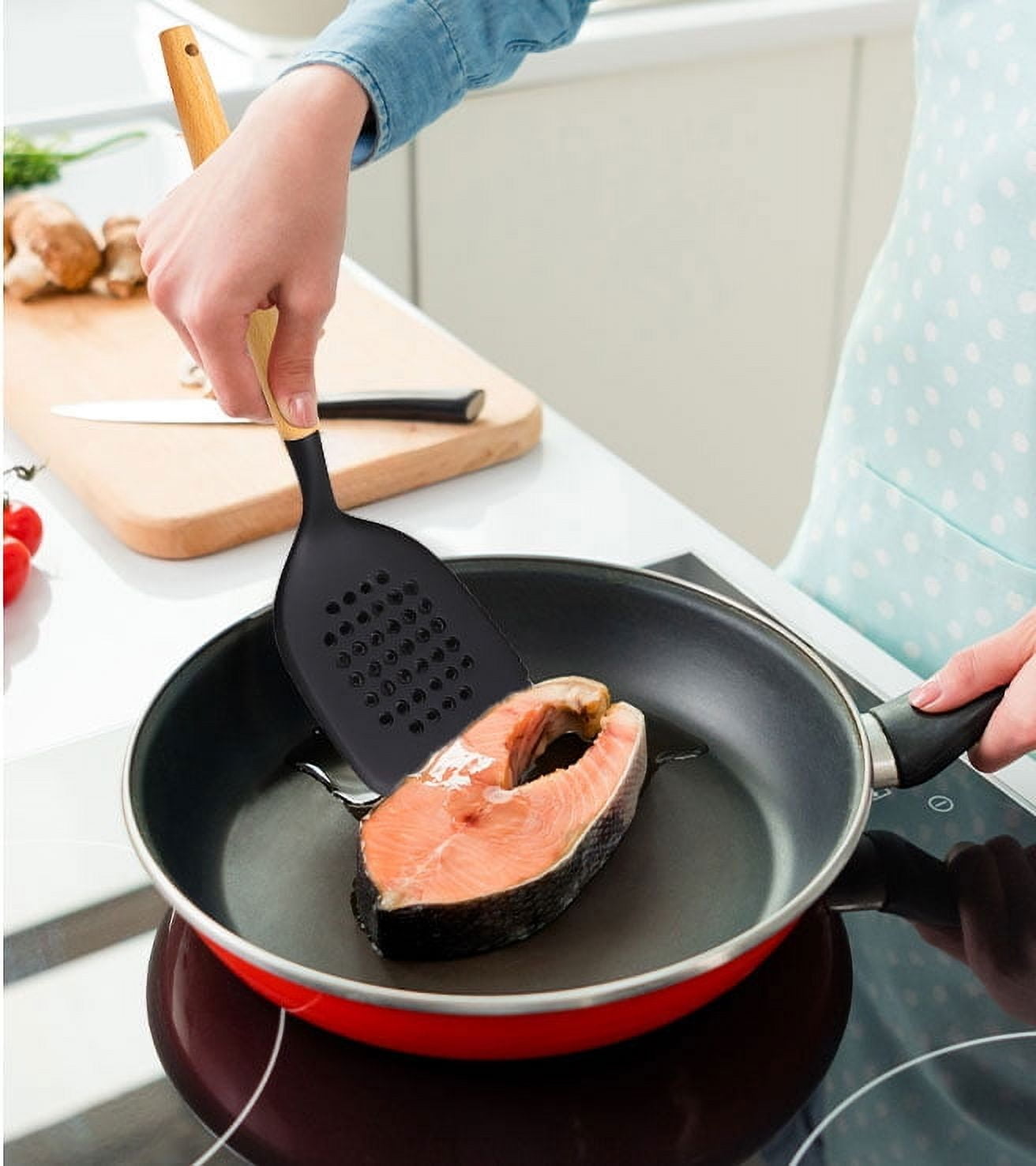 High-Precision Kitchen and Cooking Utensil Turner, 13" L, Black - High-Precision Culinary Tool for Baking & Cooking Detail