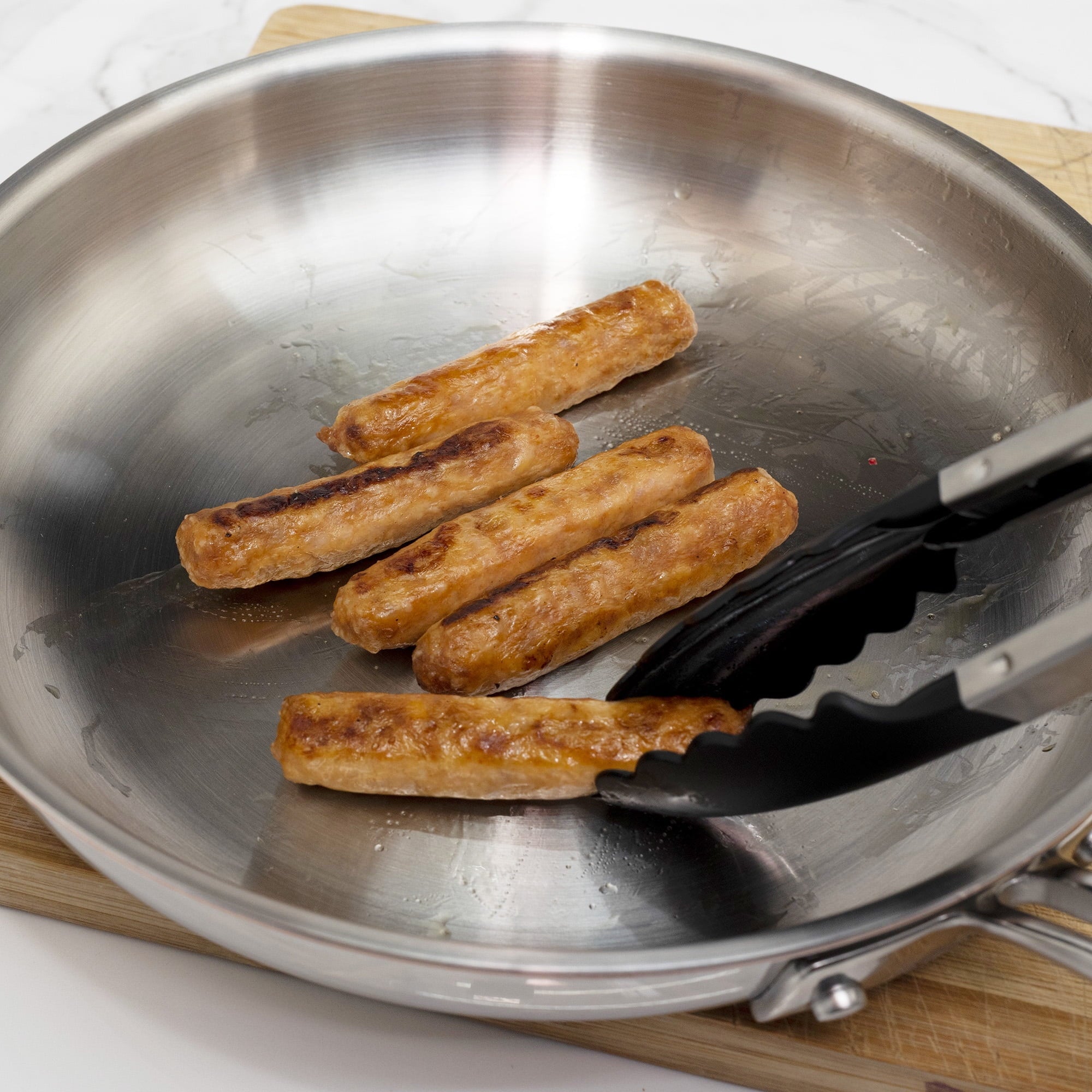 Professional Grade 13 Inch Rust Resistant Nylon End Stainless Steel Dripless Kitchen Tongs - High-Precision Culinary Tool for Baking & Cooking Detail