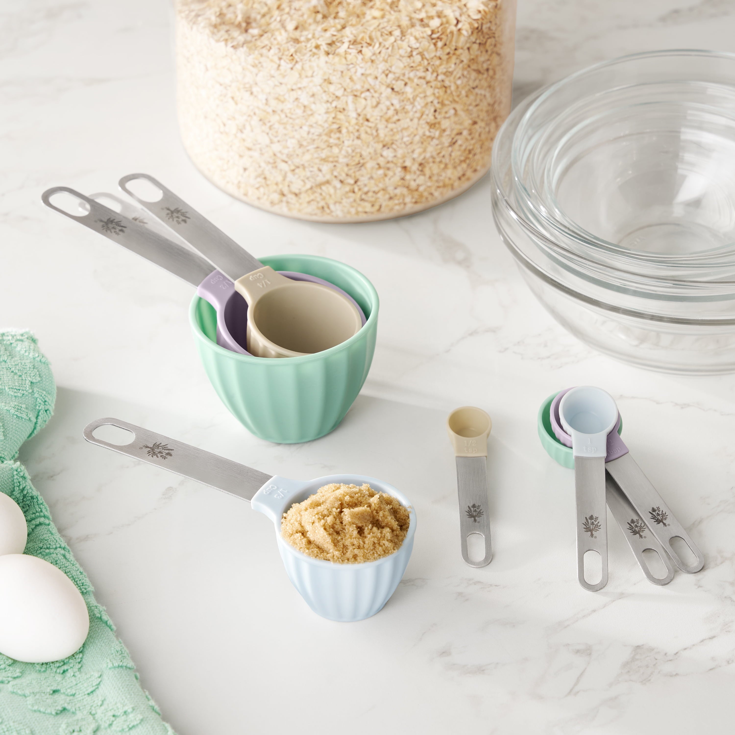 Innovative 8-Piece Plastic Measuring Cup and Spoon Set, Multicolor - Kitchen Gadget Tool for Quick Food Prep Detail